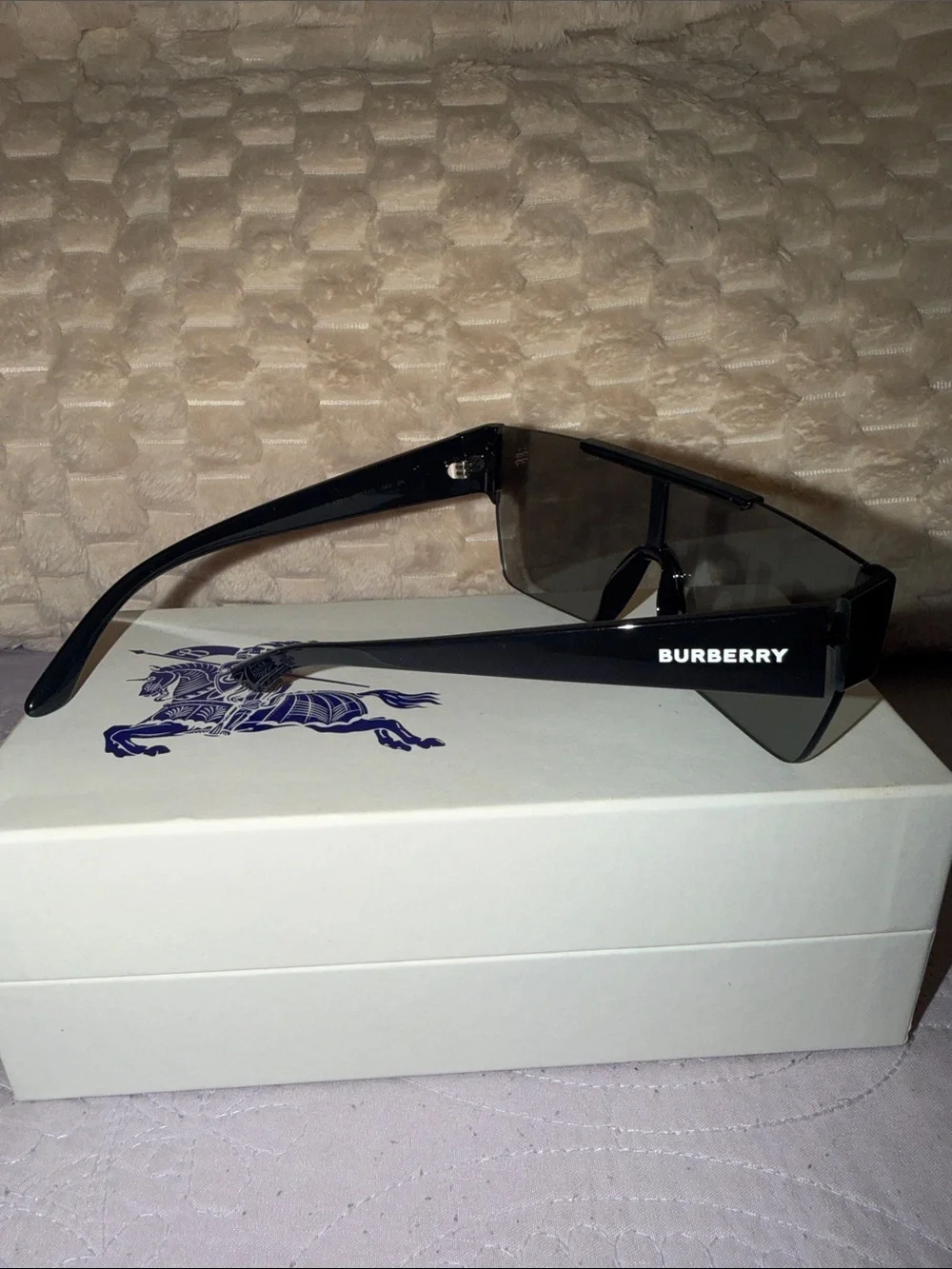 Burberry stylish unisex